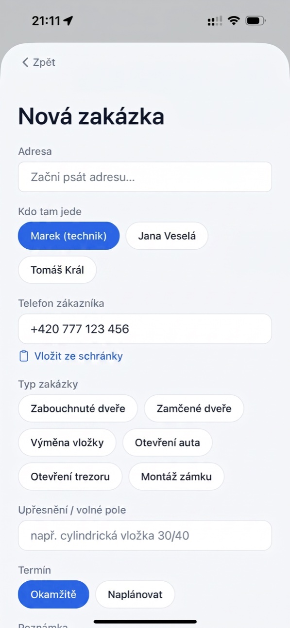 Formulář nové zakázky — našeptávání adres, typ práce, výběr technika
